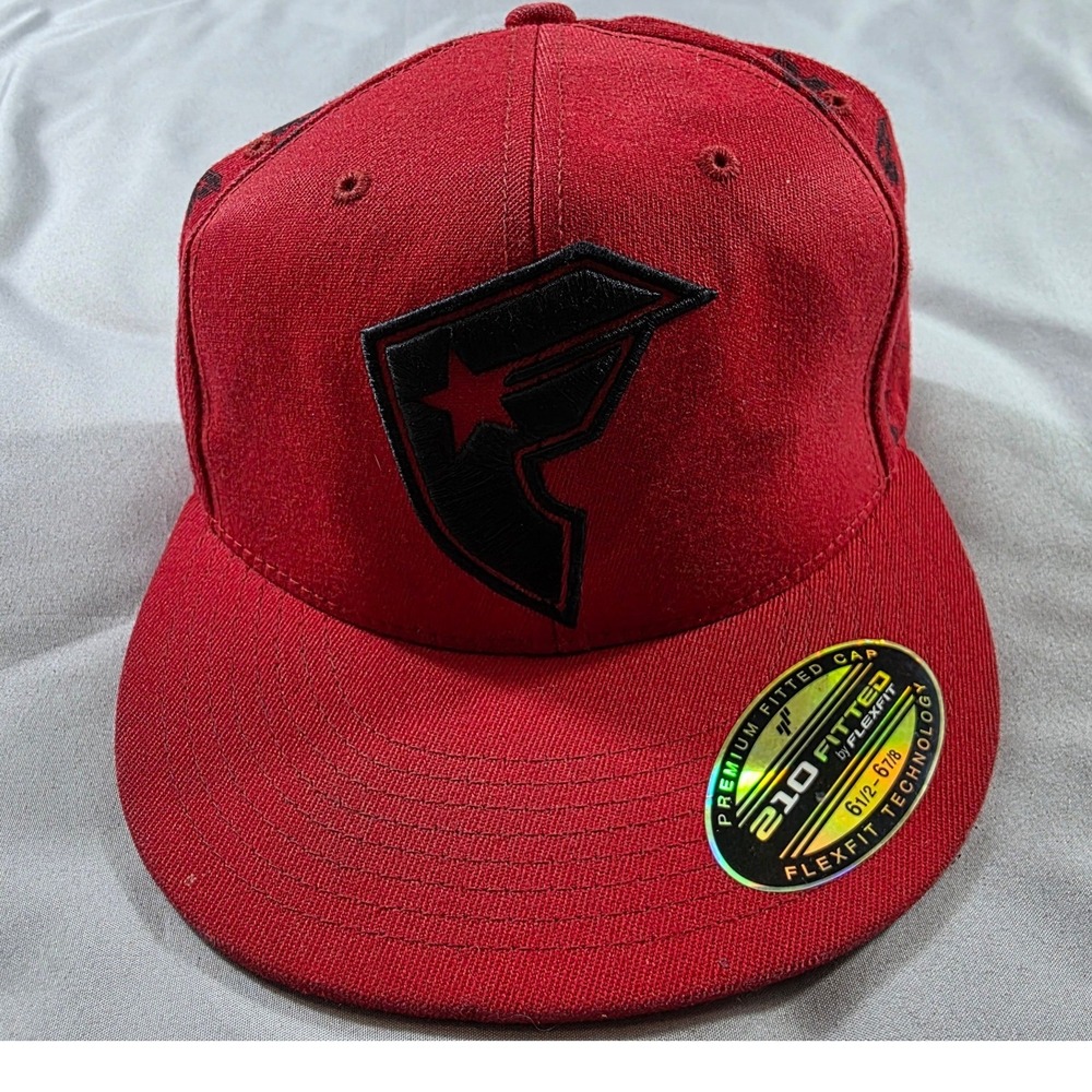 Famous Stars & Straps Hat Kids 6 1/2-6 7/8 Red 210 Fitted Flexfit Logo Cap